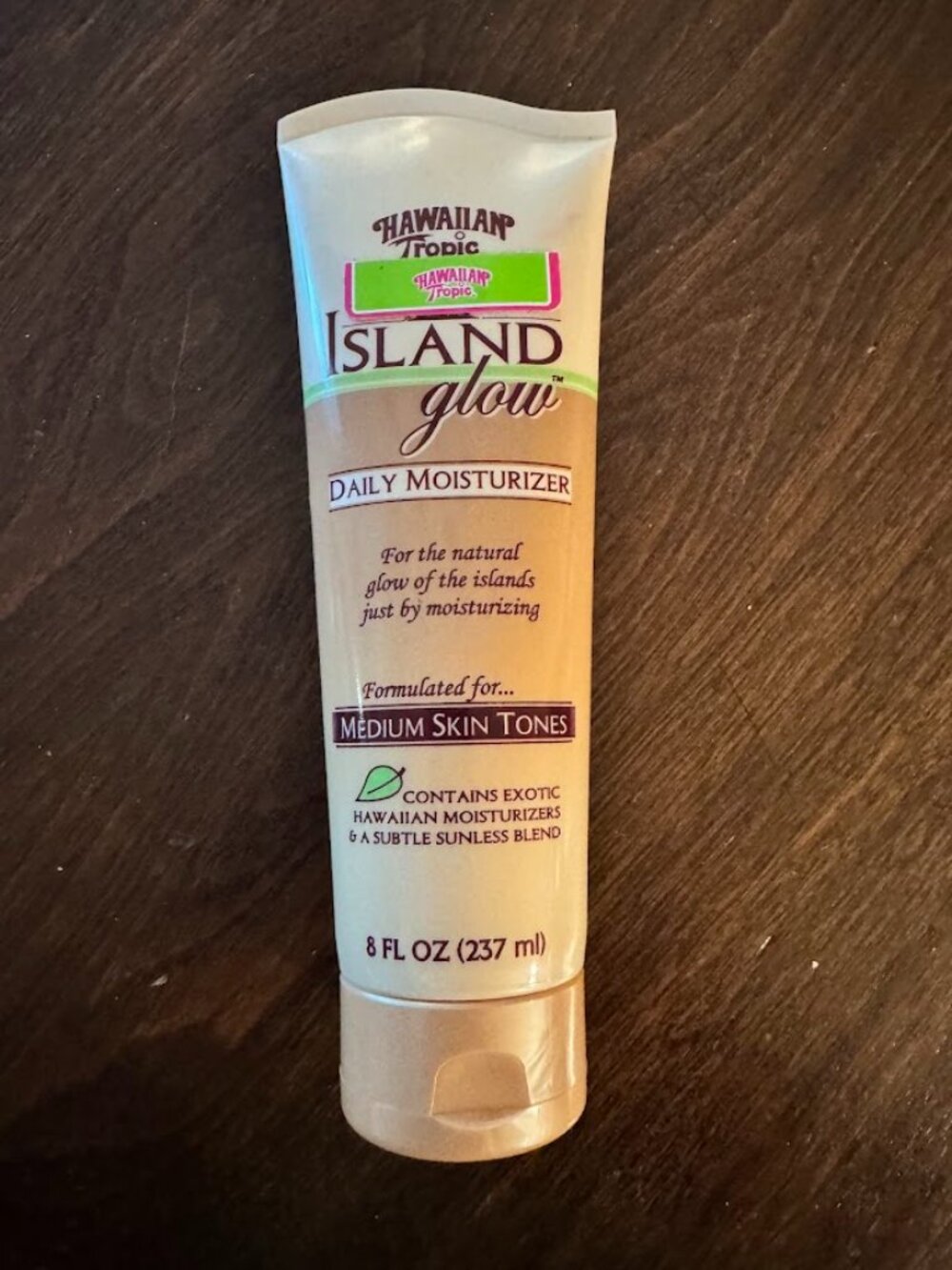 Hawaiian Tropic Island Glow Daily Moisturizer Medium Tone 8FL OZ